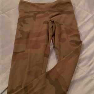 TNA leggings camo